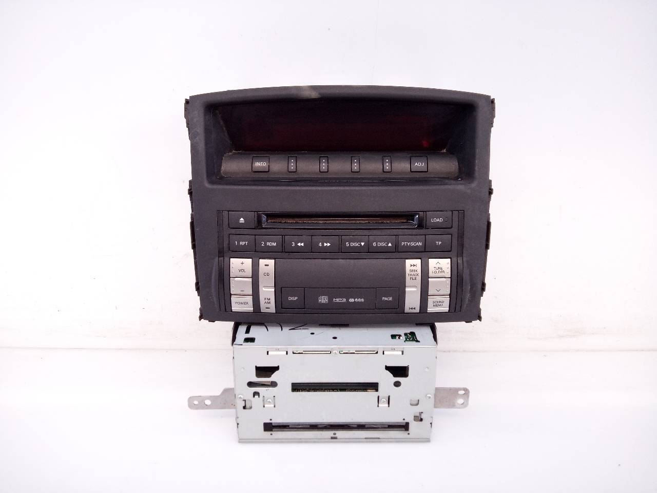 MITSUBISHI Pajero 4 generation (2006-2023) Muzikos grotuvas be navigacijos 8002A256XA, 8701A112, E3-A2-12-3 21822169