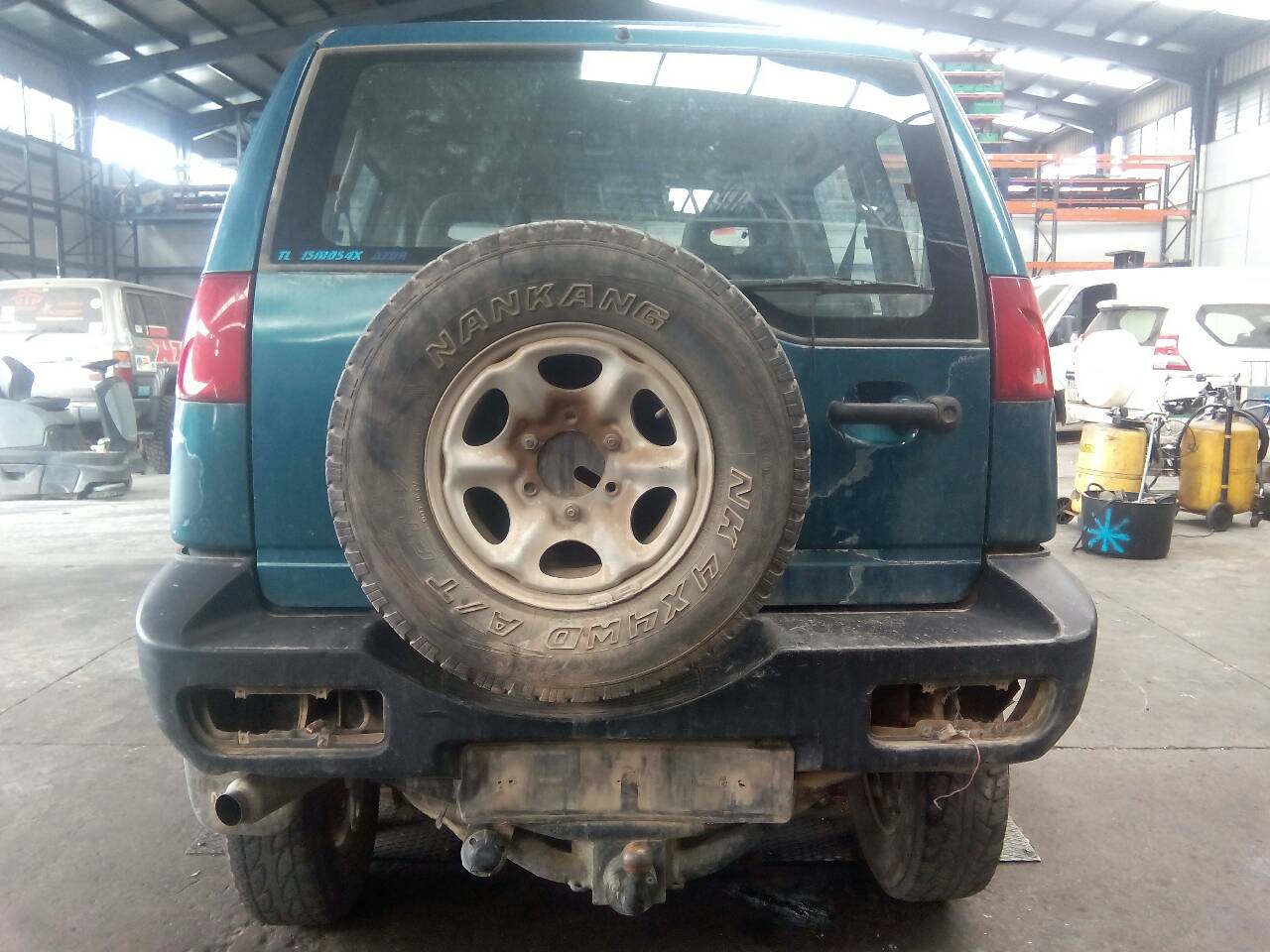 VOLVO Terrano 2 generation (1993-2006) Коротка приводна валка коробки передач 4Z19M,P1-A1-33 18694777