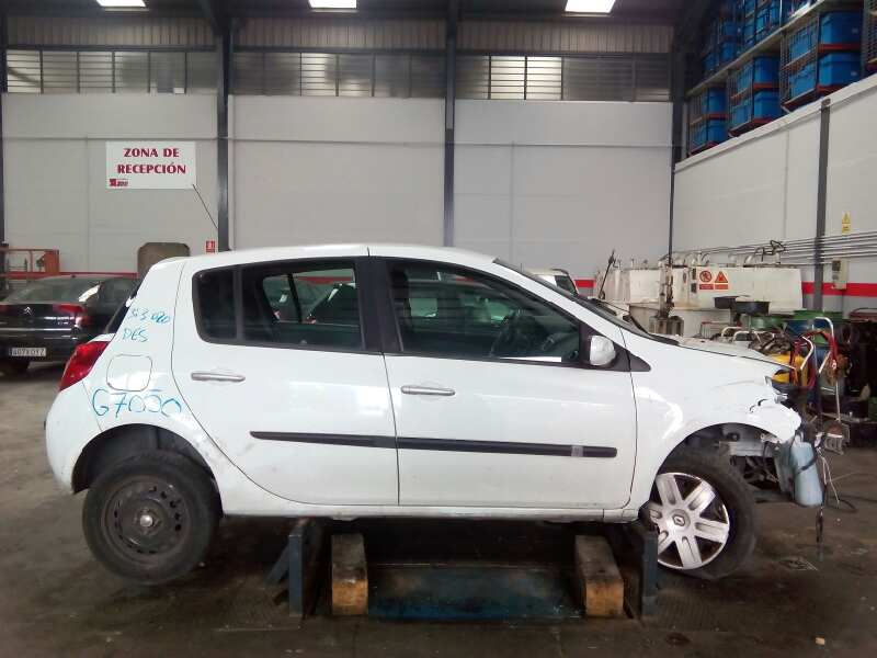 RENAULT Clio 2 generation (1998-2013) Variklio kompiuteris 886847599,S120202116A,E2-A1-39-7 18563955