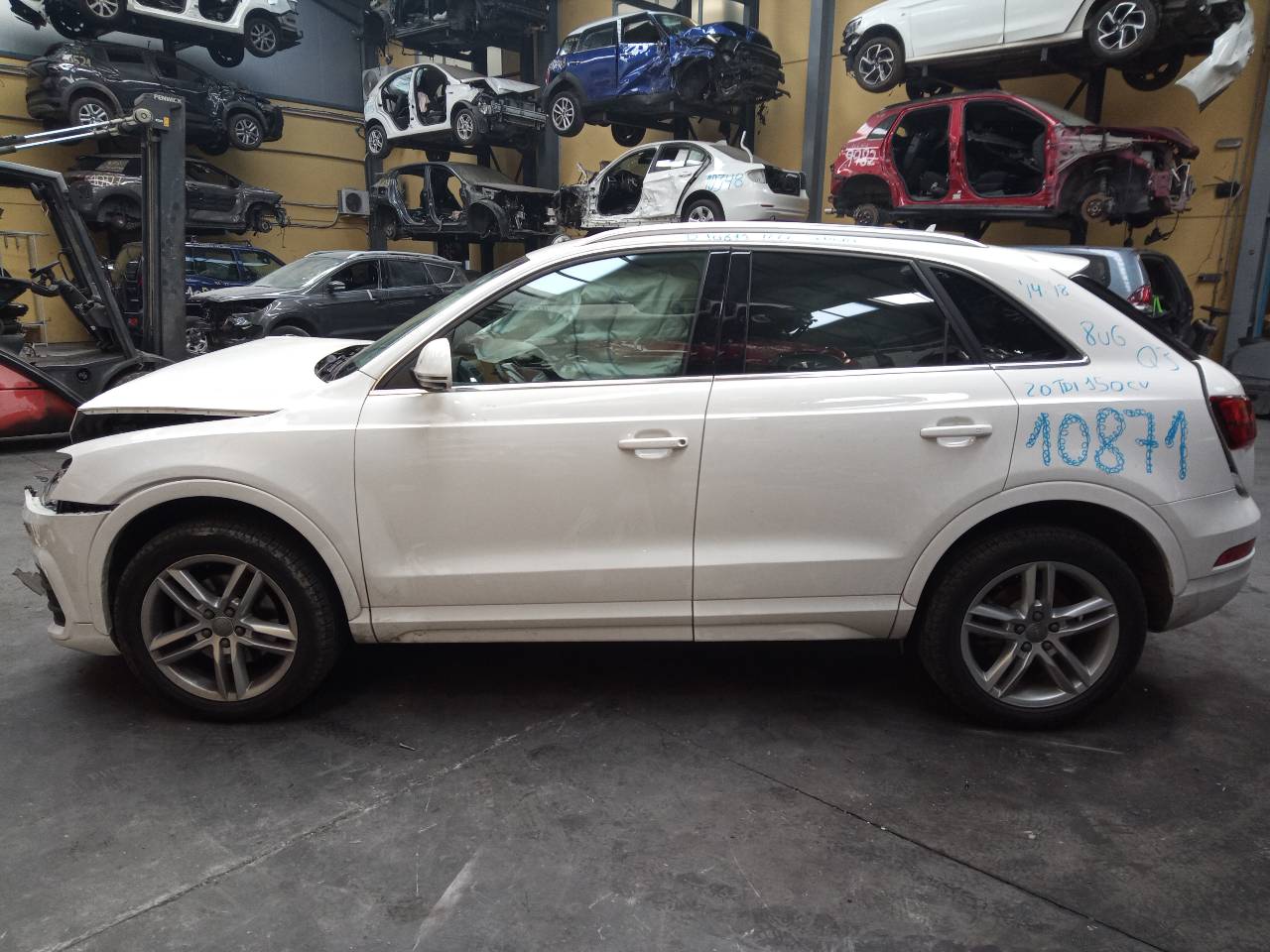 AUDI Q3 8U (2011-2020) Стеклоподъемник задней правой двери 8U0839462,E1-B6-39-2 21800370