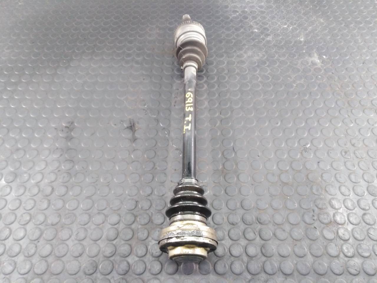 BMW 1 Series E81/E82/E87/E88 (2004-2013) Rear Left Driveshaft P1-A6-37,7523959 18533308