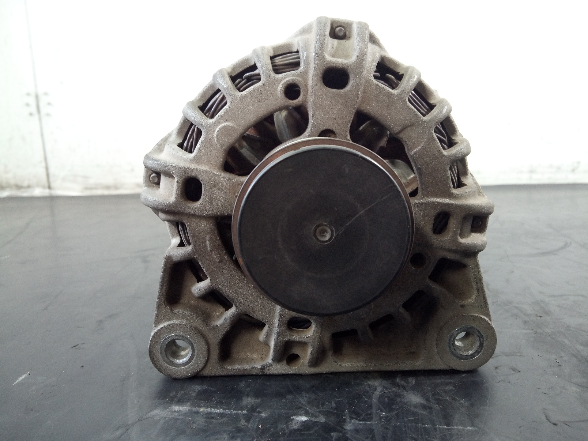 DACIA Logan 2 generation (2013-2020) Alternator 231005933R,P3-B6-4-2 20946377