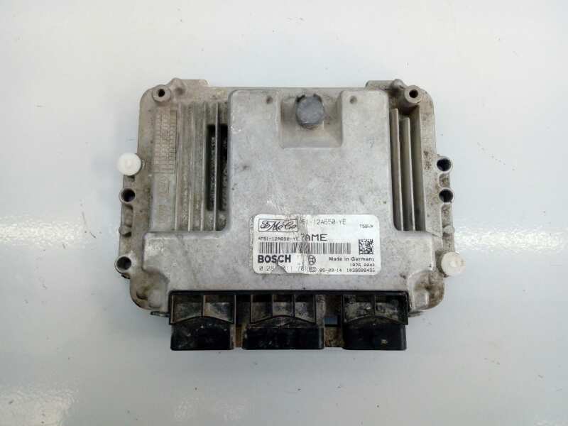 PEUGEOT Focus 2 generation (2004-2011) Moottorin ohjausyksikkö ECU 4M5112A650YE, E3-B3-24-3 18395538