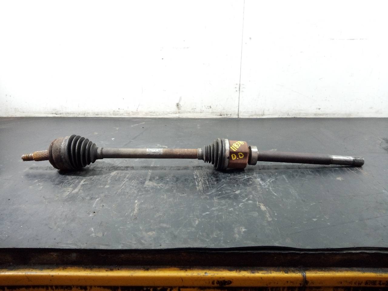 NISSAN Front Right Driveshaft 391002176R, P1-B6-34 23296015