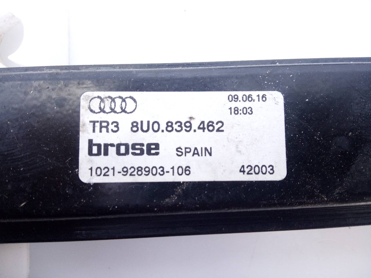 AUDI Q3 8U (2011-2020) Стеклоподъемник задней правой двери 8U0839462,E1-B6-39-2 21800370