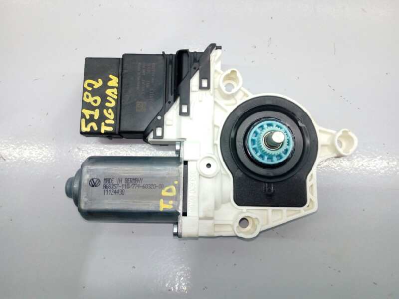 VOLKSWAGEN Tiguan 1 generation (2007-2017) Rear Right Door Window Control Motor 5N0959704F,E1-B6-10-3 18406871