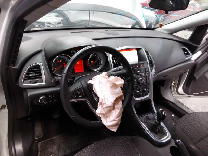 OPEL Astra J (2009-2020) Ремень безопасности задний левый 616569200C,E2-B6-24-4 18383054