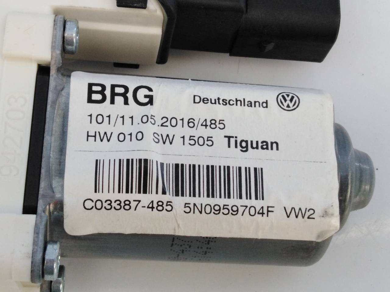 VOLKSWAGEN Tiguan 1 generation (2007-2017) Rear Right Door Window Control Motor 5N0959704F, C03387485, E1-B6-4-2 18705437