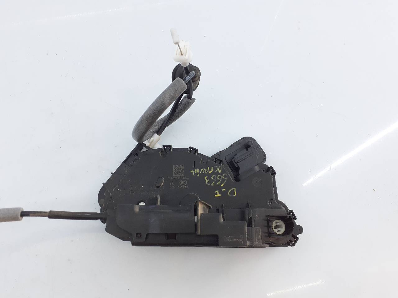 SKODA Yeti 1 generation (2009-2018) Front Left Door Lock B5A5TB837015A, E1-A5-4-1 18516629