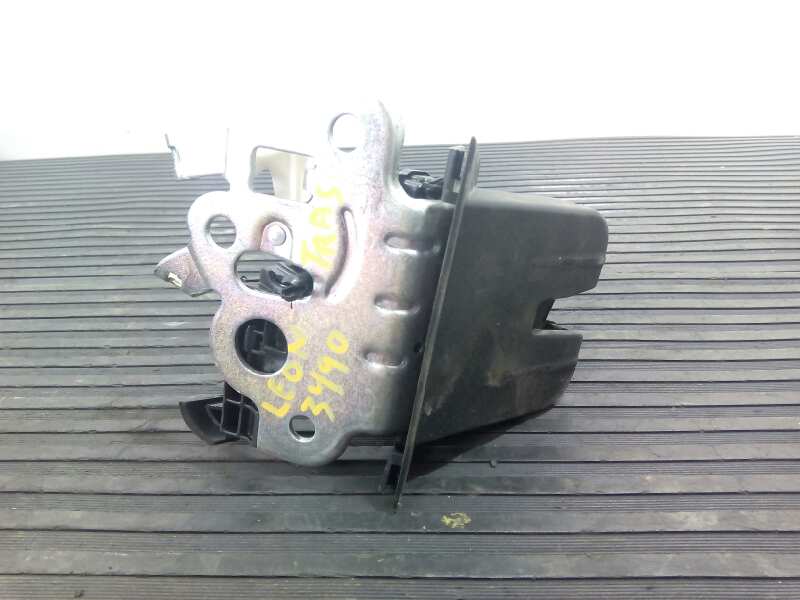 SEAT Leon 3 generation (2012-2020) Takaluukun takaluukun lukko 5E0827505A,E1-B6-56-2 18355339