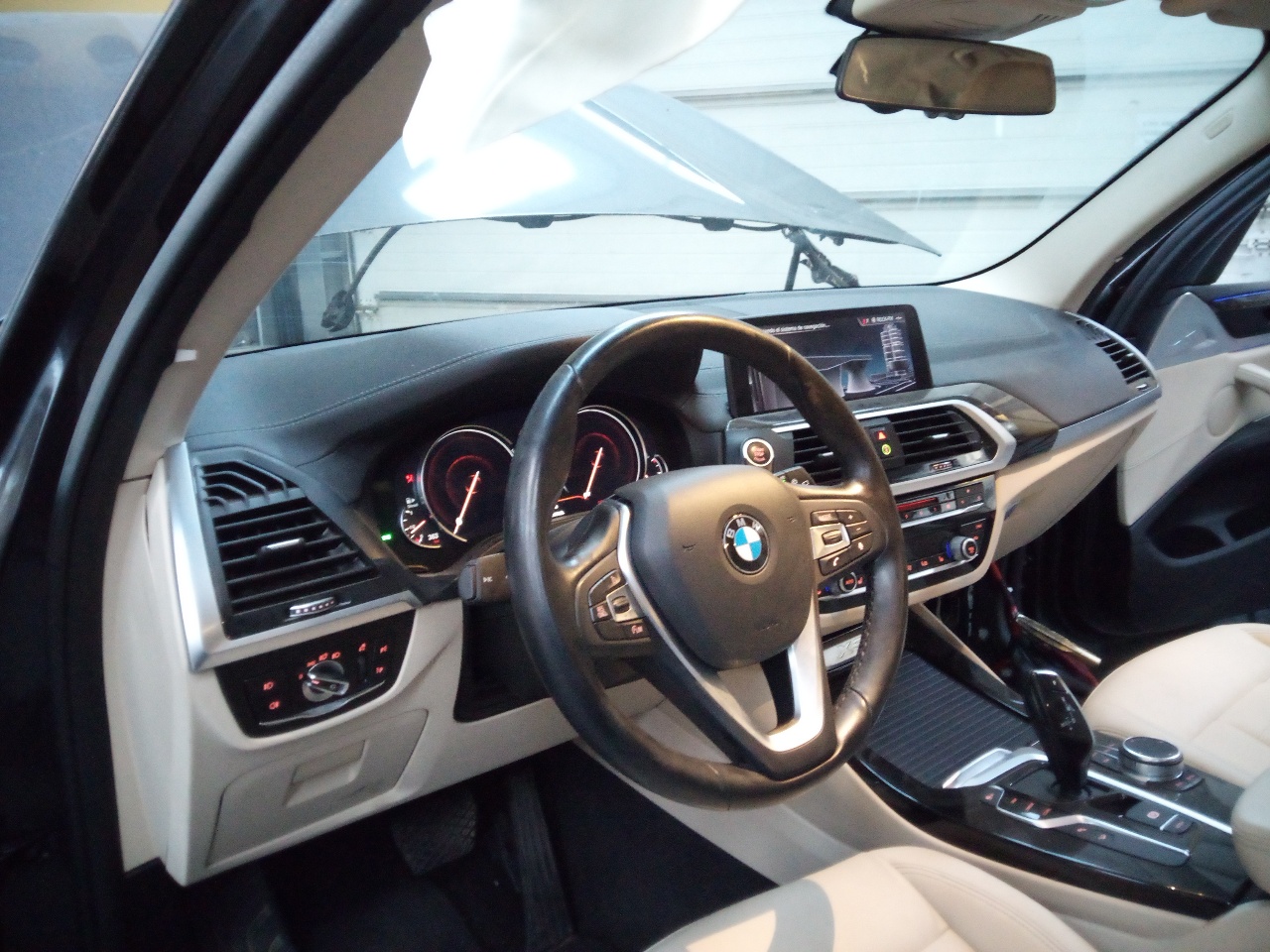 BMW X3 G01 (2017-2024) Задний левый амортизатор 24090367