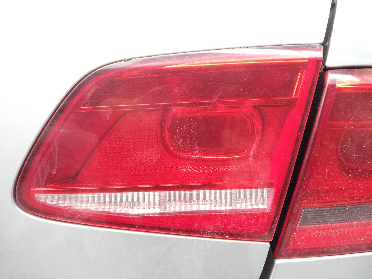 VOLKSWAGEN Passat B7 (2010-2015) Right Side Tailgate Taillight 20782667