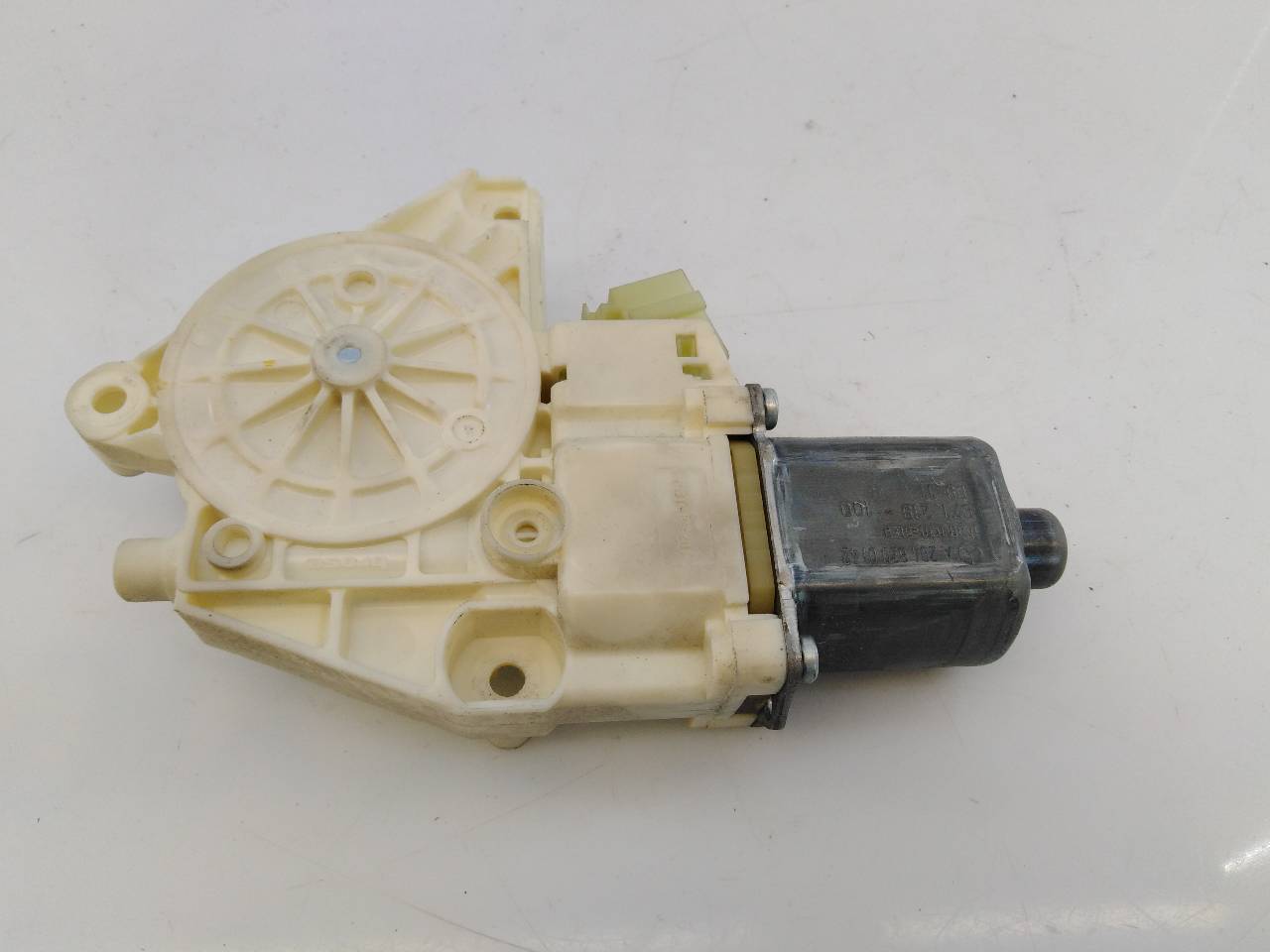 MERCEDES-BENZ C-Class W204/S204/C204 (2004-2015) Front Left Door Window Regulator Motor A2048200142,0130822503,E1-A2-16-2 18719383