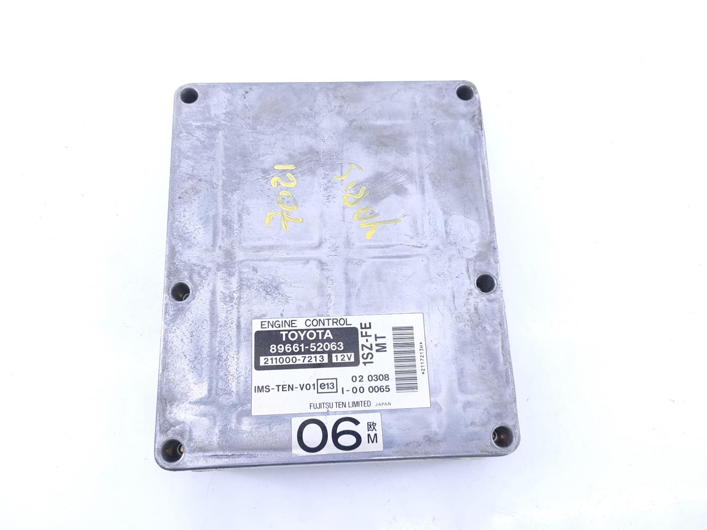 TOYOTA Yaris 1 generation (1999-2005) Moottorin ohjausyksikkö ECU 8966152063,2110007213,E3-B2-19-2 20956367