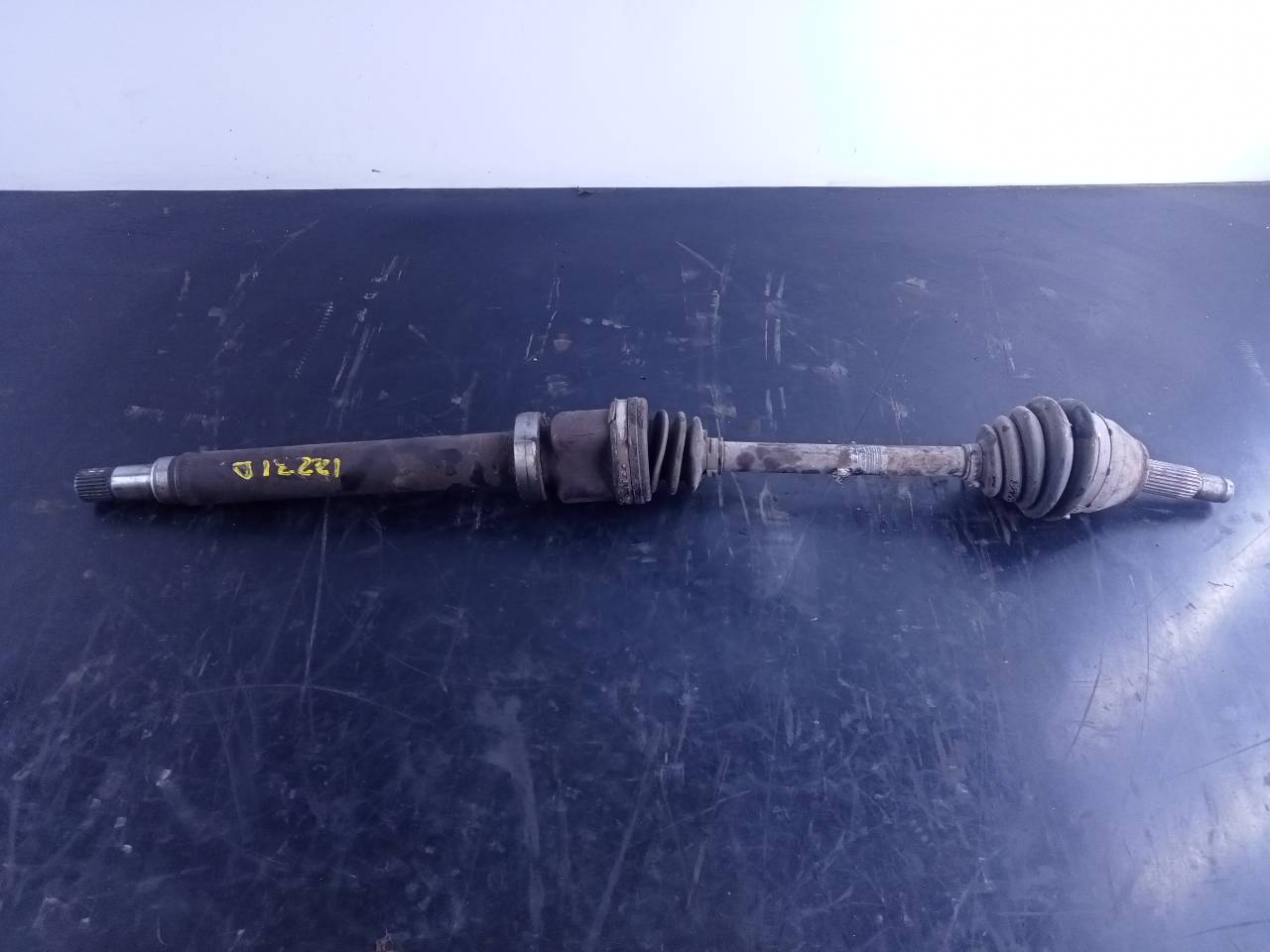 VOLKSWAGEN Front Right Driveshaft P1-B6-18 26272597