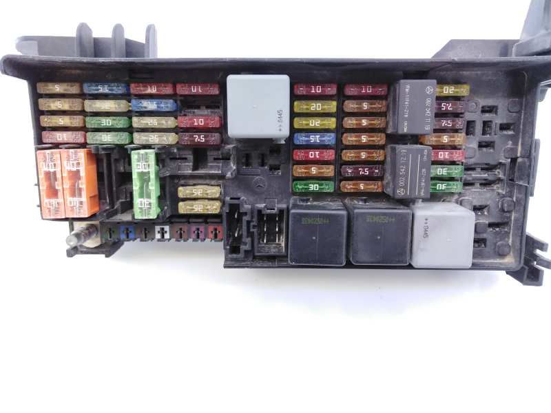 MERCEDES-BENZ M-Class W164 (2005-2011) Fuse Box A1645400272,E3-A1-3-7 18547058