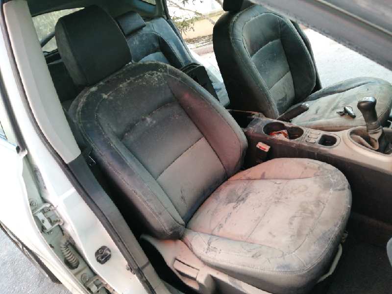 NISSAN Qashqai 1 generation (2007-2014) Galinių kairių durų stiklo pakelėjas 402191A,E2-A4-4-2 18549379