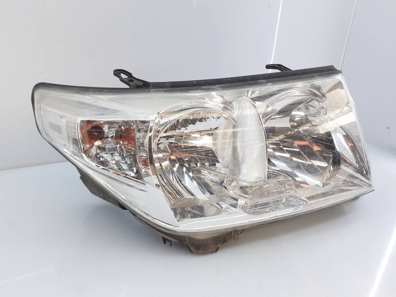 TOYOTA Land Cruiser J200 Series (2007-2015) Фара передняя правая E2-A4-25-1 24036589