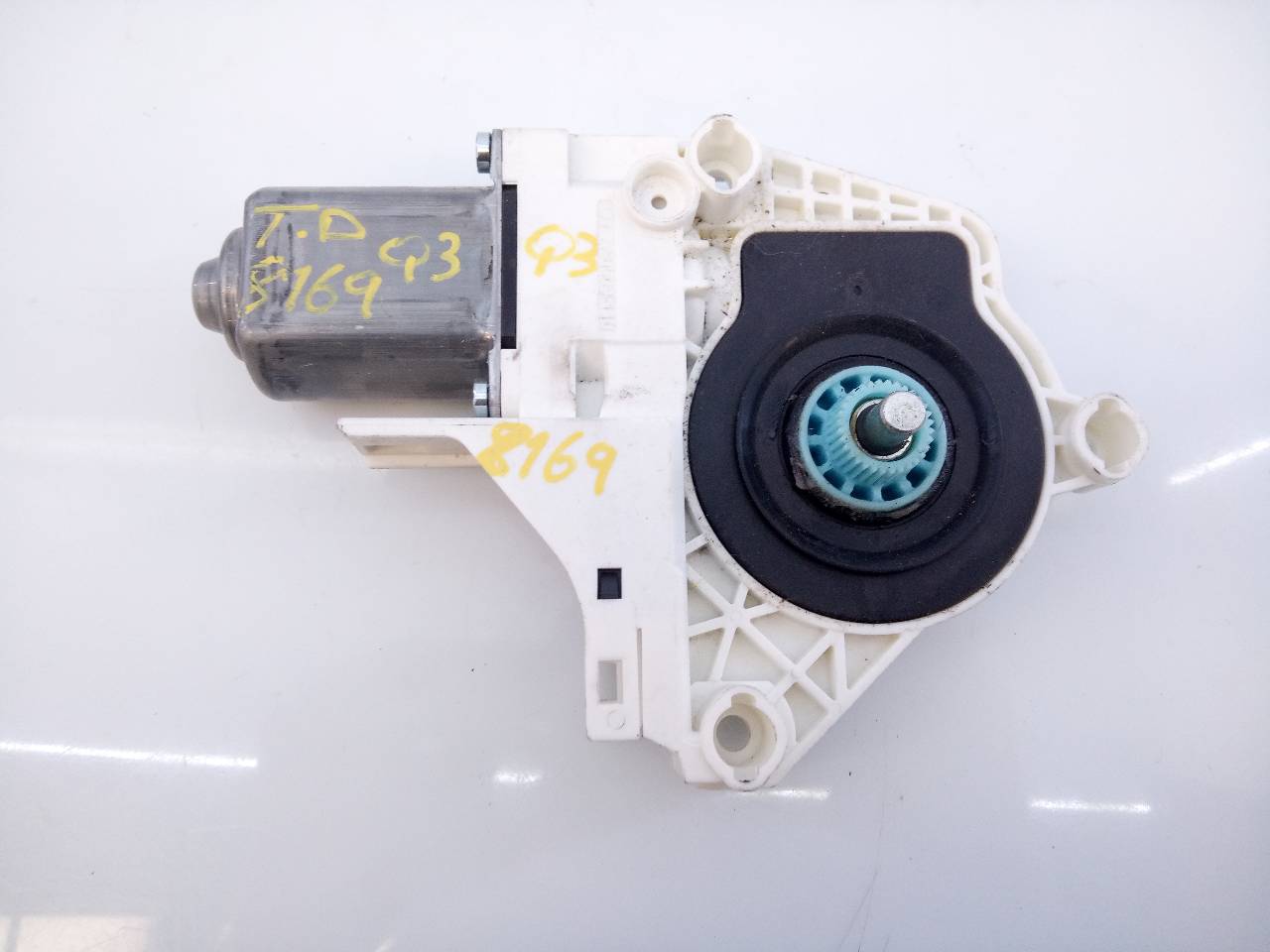 AUDI Q3 8U (2011-2020) Motor de control geam ușă  dreapta spate 8K0959812A, E1-B6-10-2 18706629