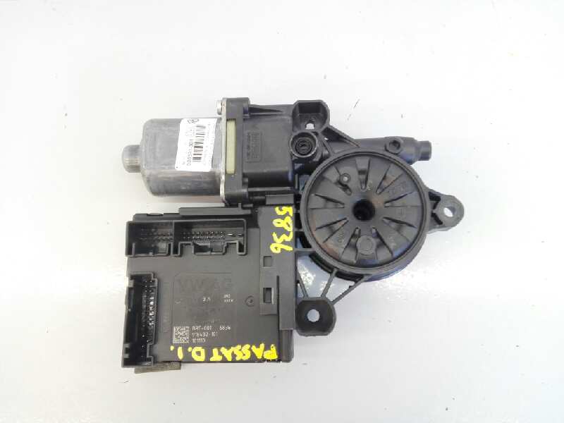 VOLKSWAGEN Passat B7 (2010-2015) Front Left Door Window Regulator Motor 3C0959701A, 988691301, E1-B6-32-1 18441072