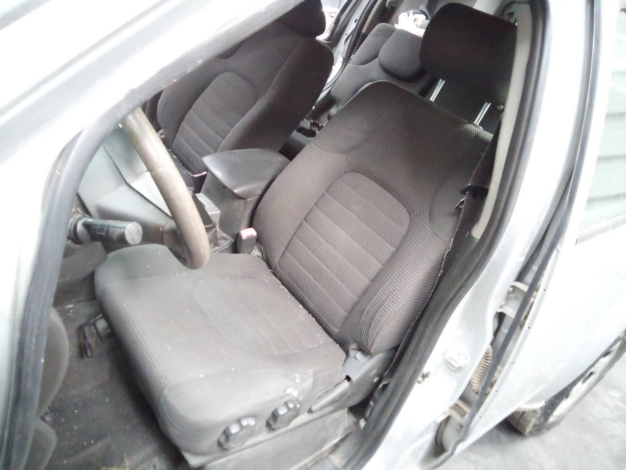 NISSAN Pathfinder R51 (2004-2014) Front Right Seatbelt 24102151