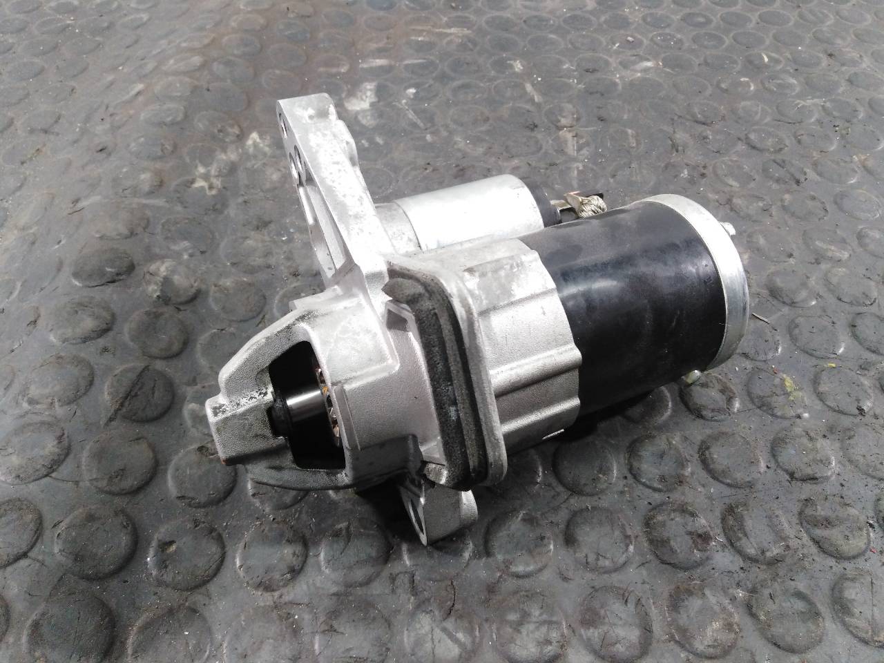 DACIA Sandero 2 generation (2013-2020) Starter Motor 233000557R, P3-A7-2-2 24047231