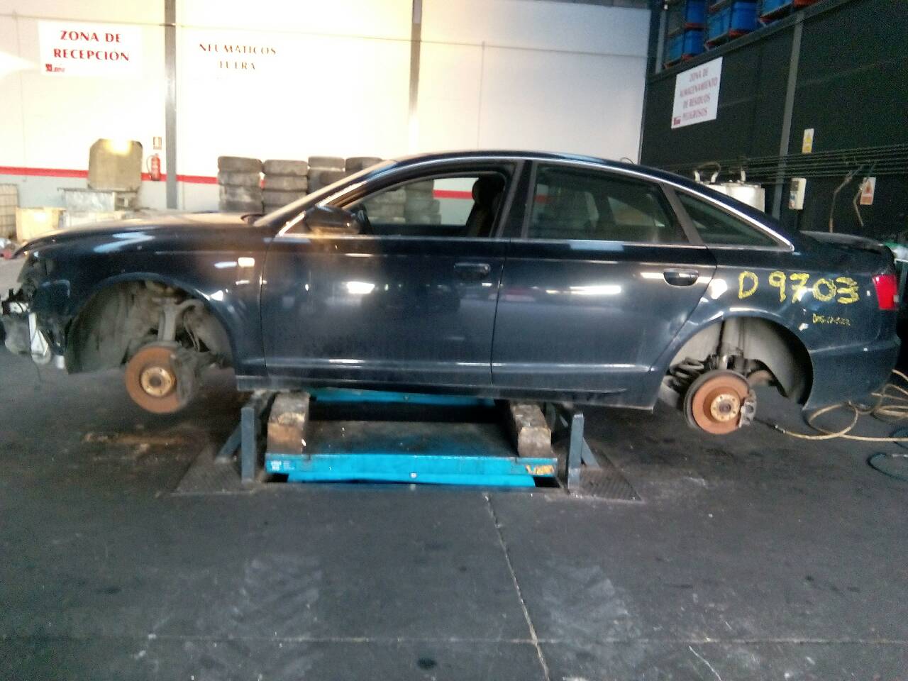 AUDI A6 C6/4F (2004-2011) Блок управления двигателем 4F0907401B, E2-A1-45-3 20953793