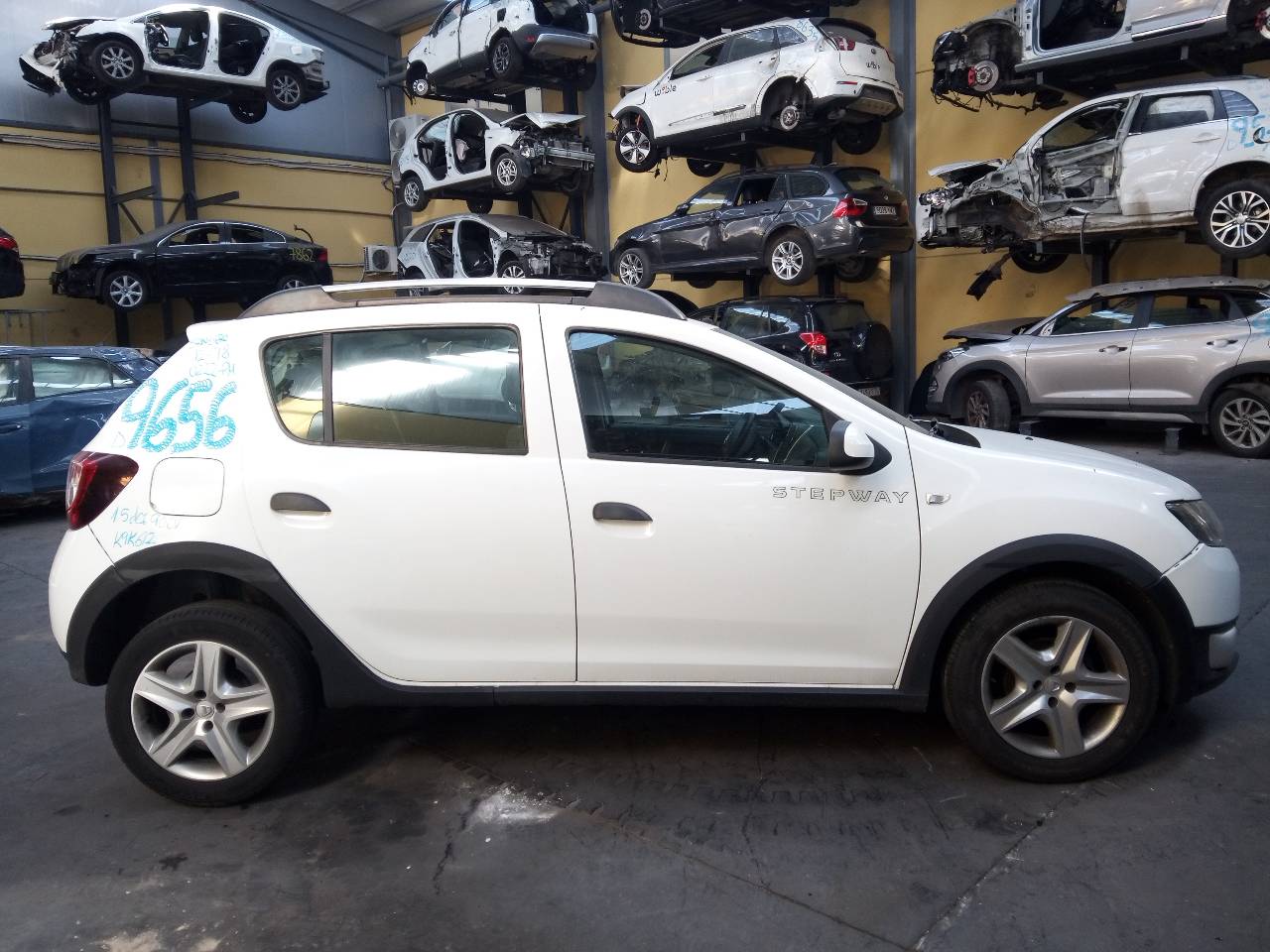 DACIA Logan 2 generation (2013-2020) Регулатор на прозореца на предната дясна врата E1-A1-4-2 18769603