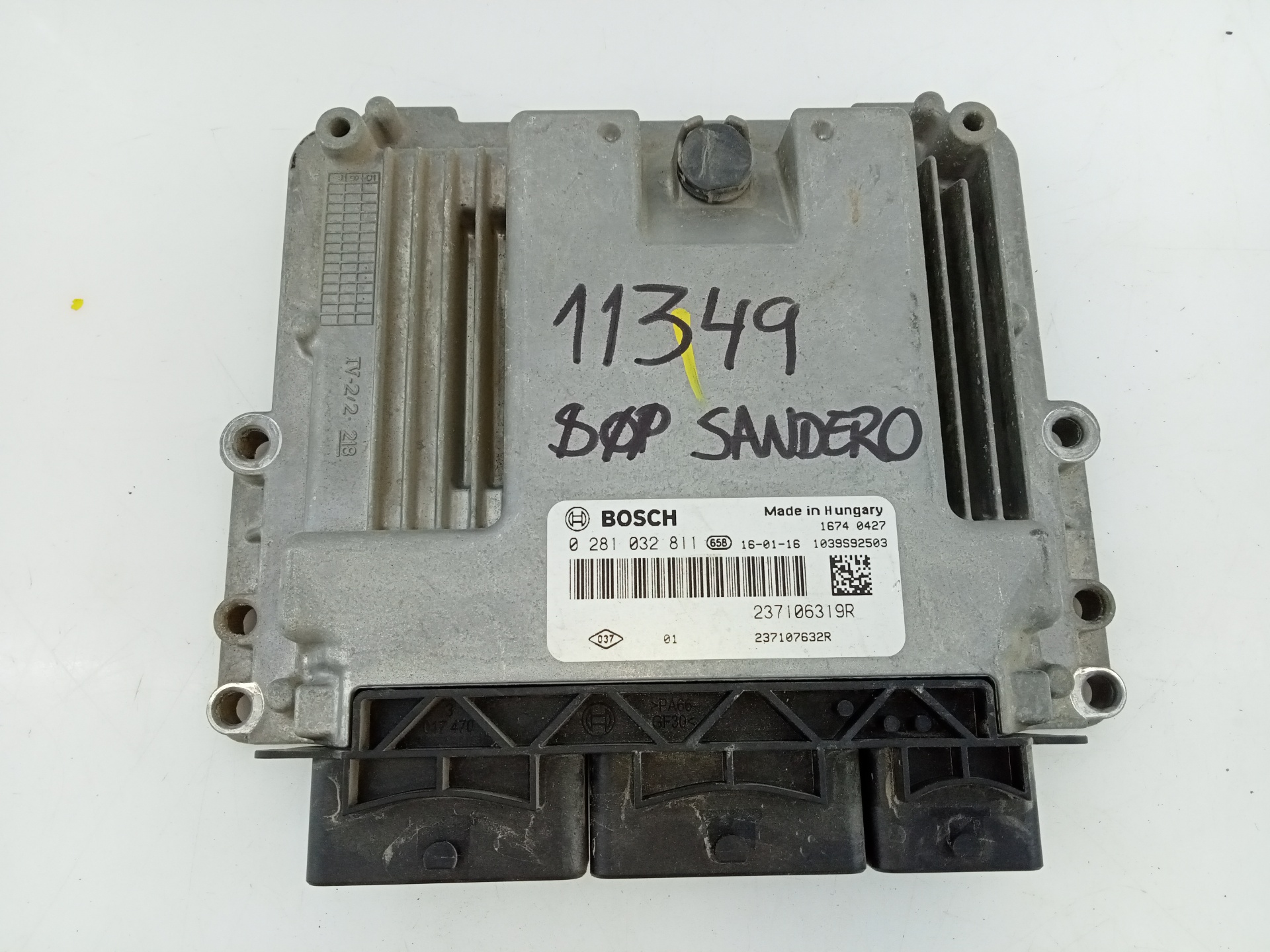 DACIA Logan 2 generation (2013-2020) Engine Control Unit ECU 237106319R,E2-A1-39-3 18779081