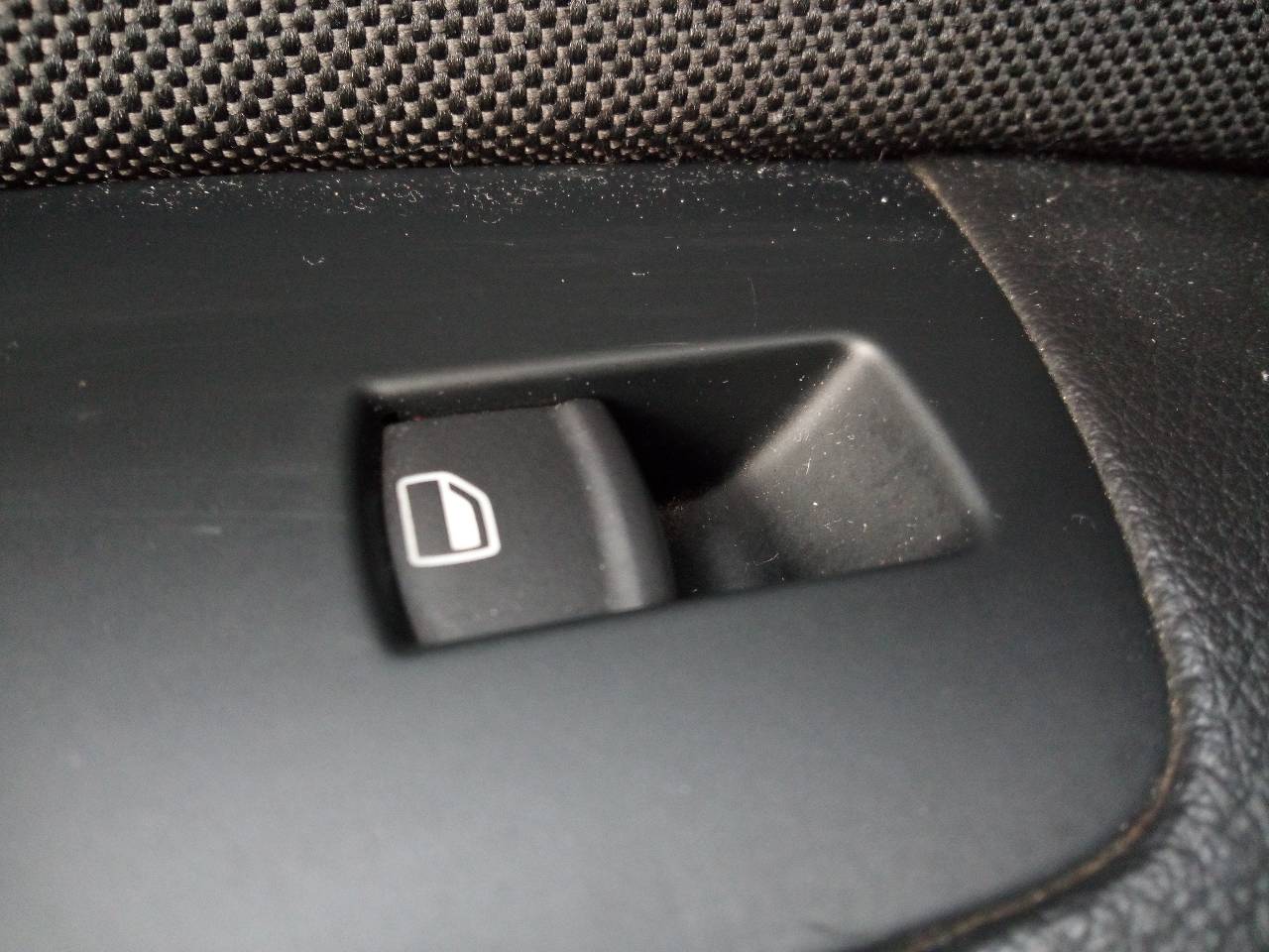 AUDI Q7 4L (2005-2015) Priekinių dešinių durų langų pakėlimo mygtukai 20962963