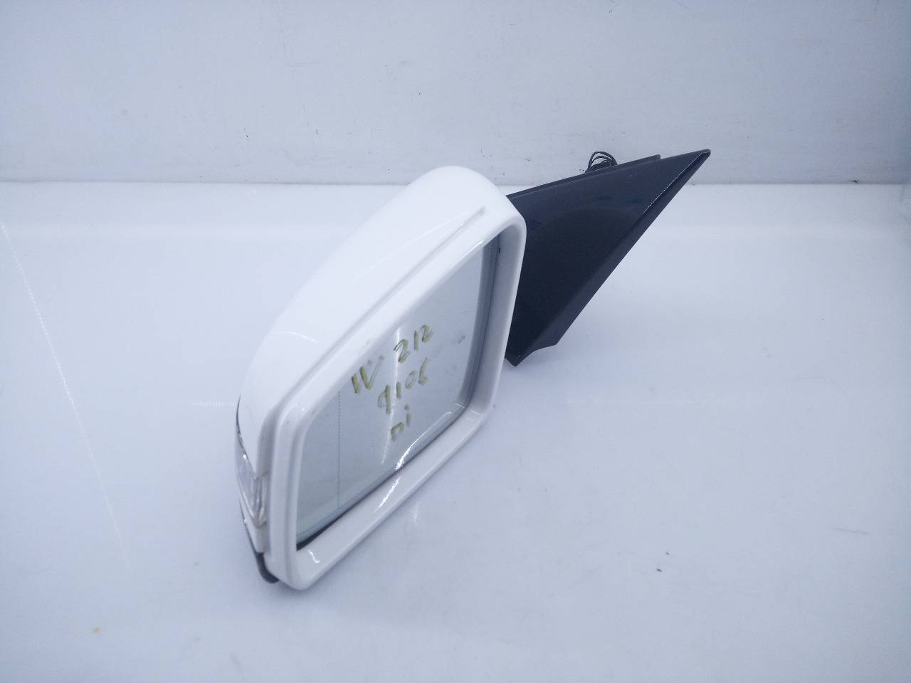 MERCEDES-BENZ E-Class W212/S212/C207/A207 (2009-2016) Left Side Wing Mirror E1-A2-51-1 18730140