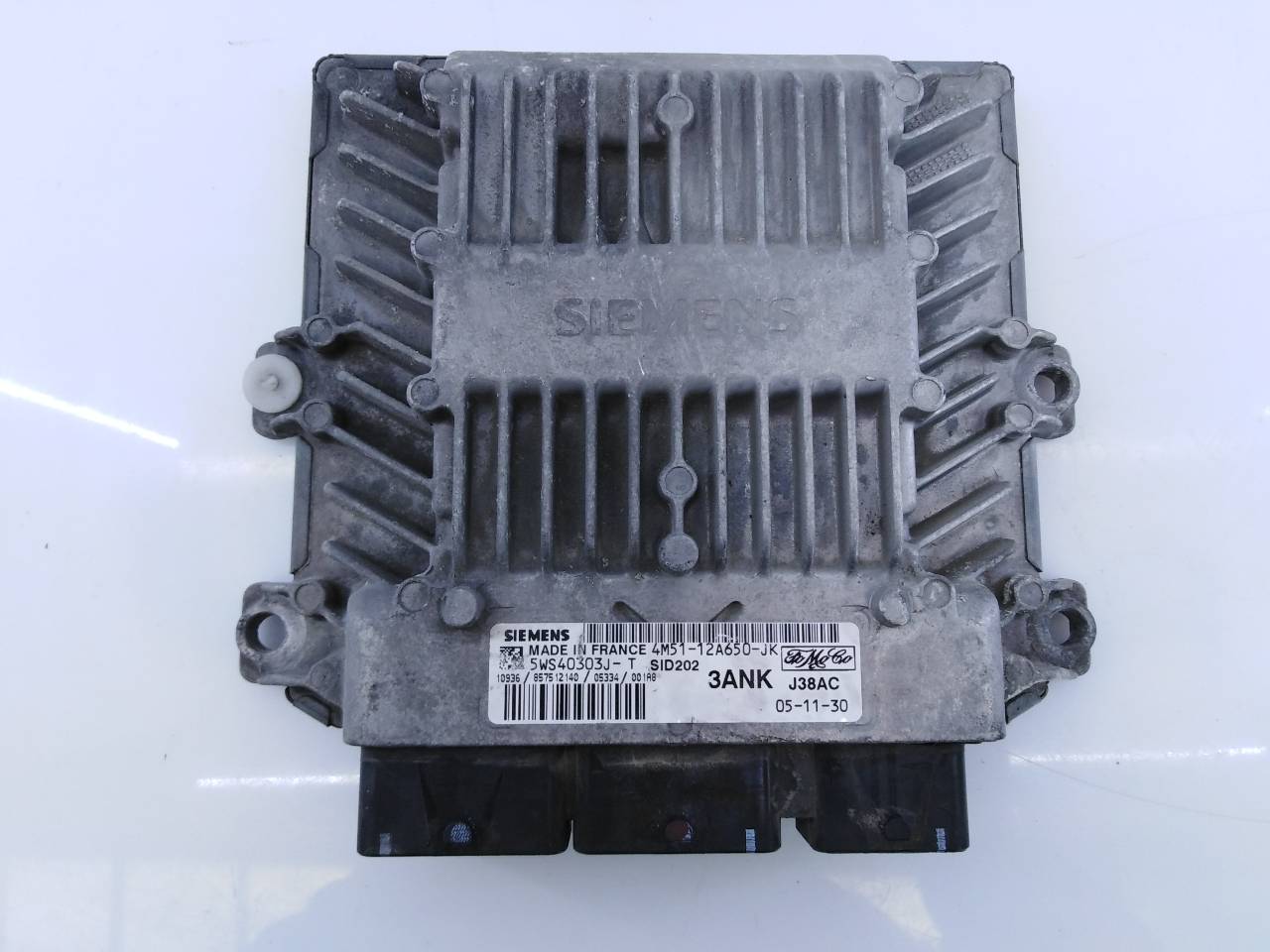 FORD Focus 2 generation (2004-2011) Motorkontrollenhet ECU 4M5112A650JK, 5WS40303J, E3-B3-24-2 18690811