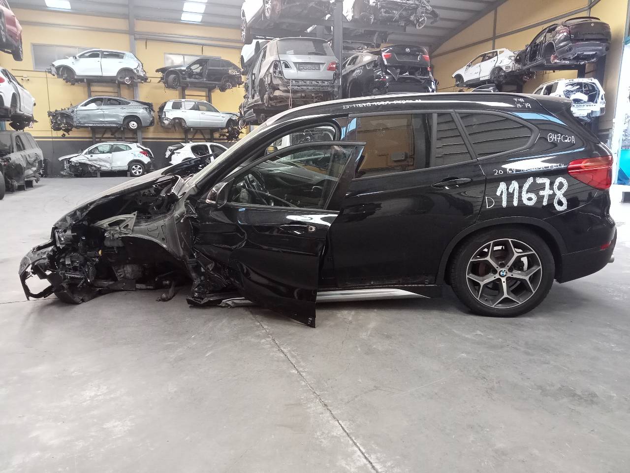 BMW X1 F48/F49 (2015-2023) Išsiplėtimo bakelis 24081068