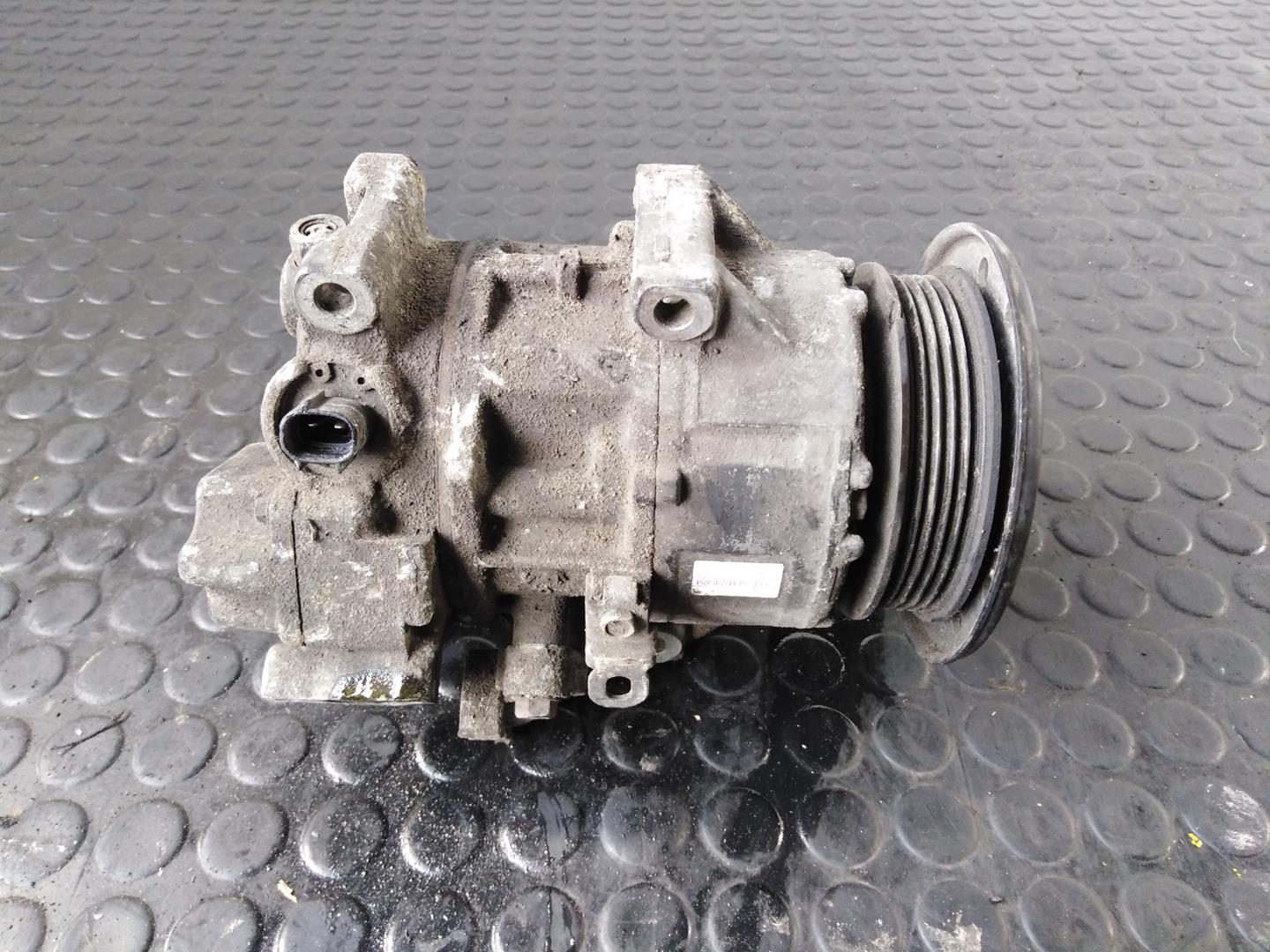 TOYOTA Corolla E120 (2000-2008) Hасос кондиционера 4472209754, P3-A1-33-1 18755298