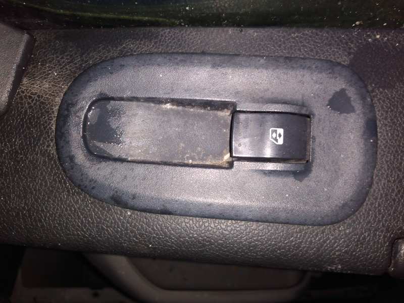 RENAULT Master 3 generation (2010-2023) Front Right Door Window Switch 8200476809 24484772