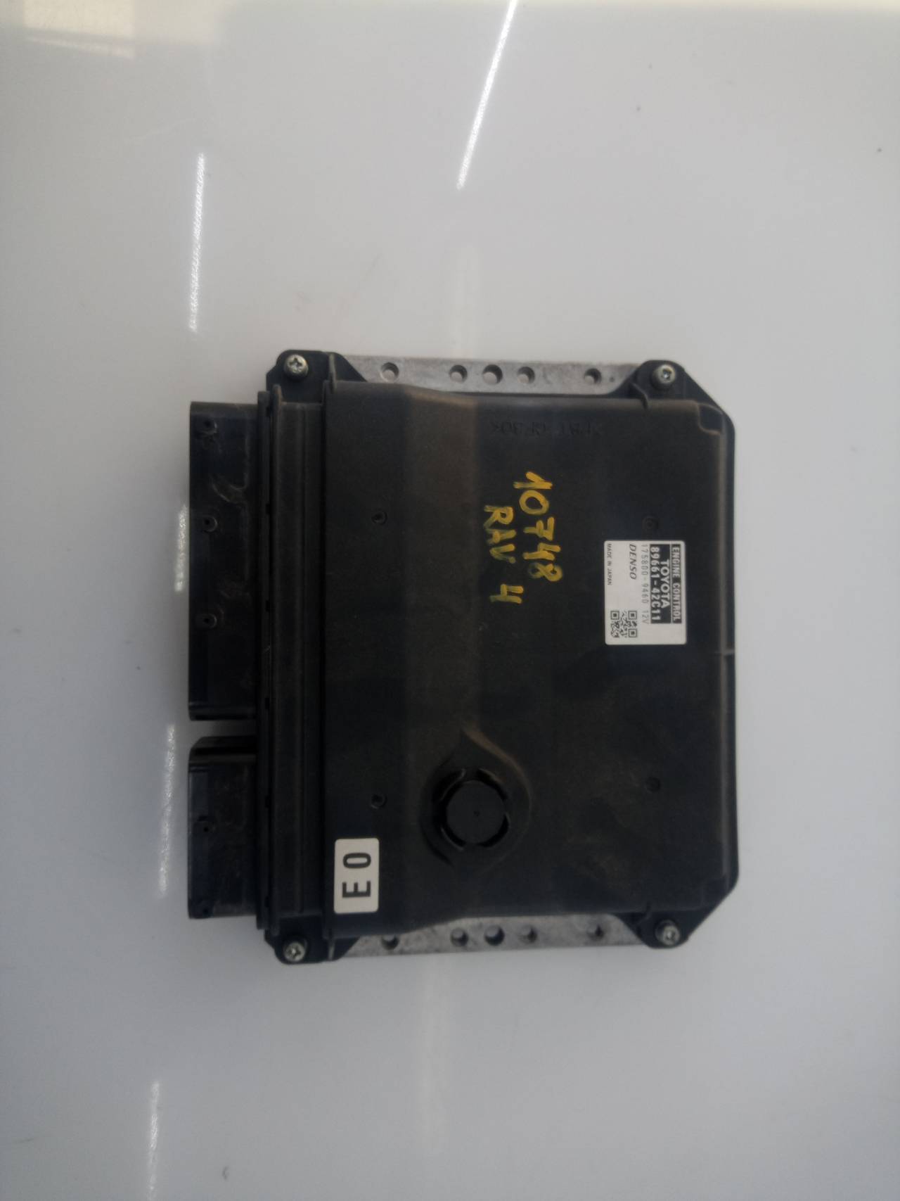 TOYOTA RAV4 2 generation (XA20) (2000-2006) Engine Control Unit ECU 8966142C11, E3-B2-3-3 20961742