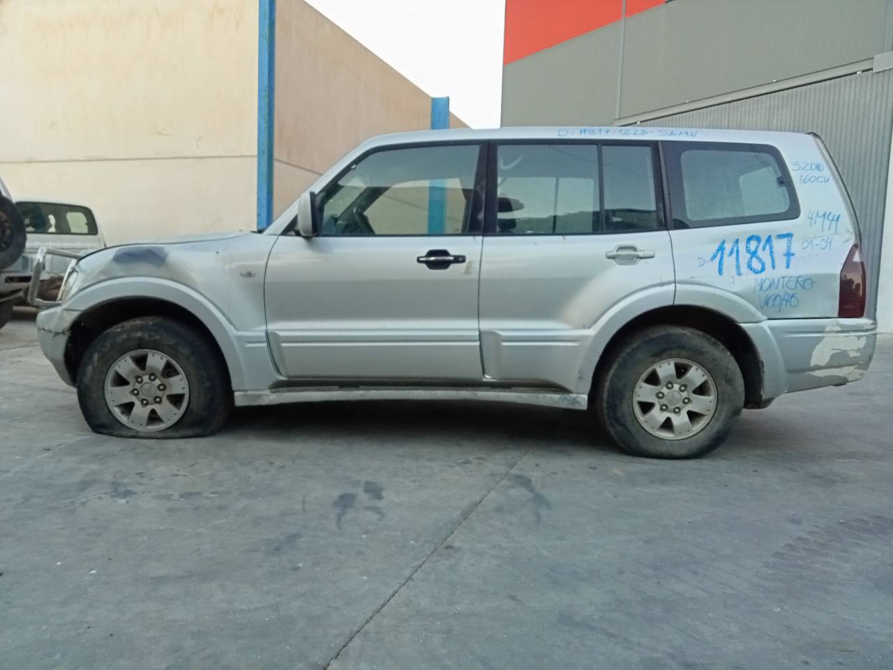 VOLKSWAGEN Pajero 3 generation (1999-2006) Трапеции стеклоочистителей MR388038 23297394