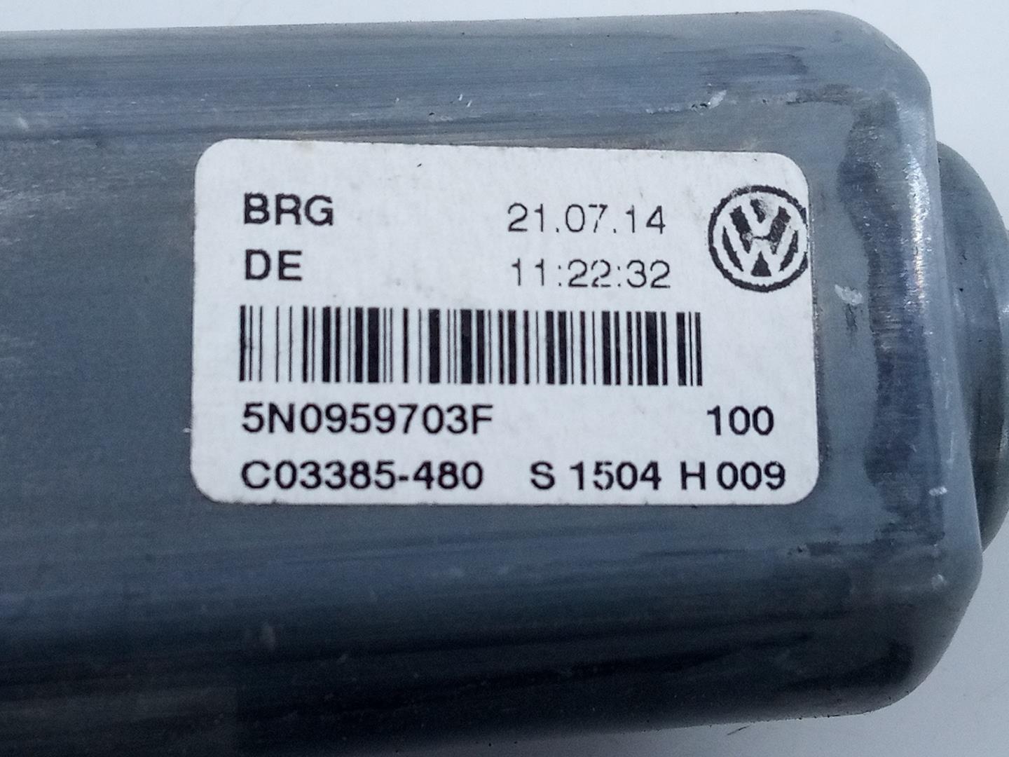 VOLKSWAGEN Tiguan 1 generation (2007-2017) Galinių kairių durų stiklo pakelėjo varikliukas 5N0959703F,E1-B6-4-2 21825835