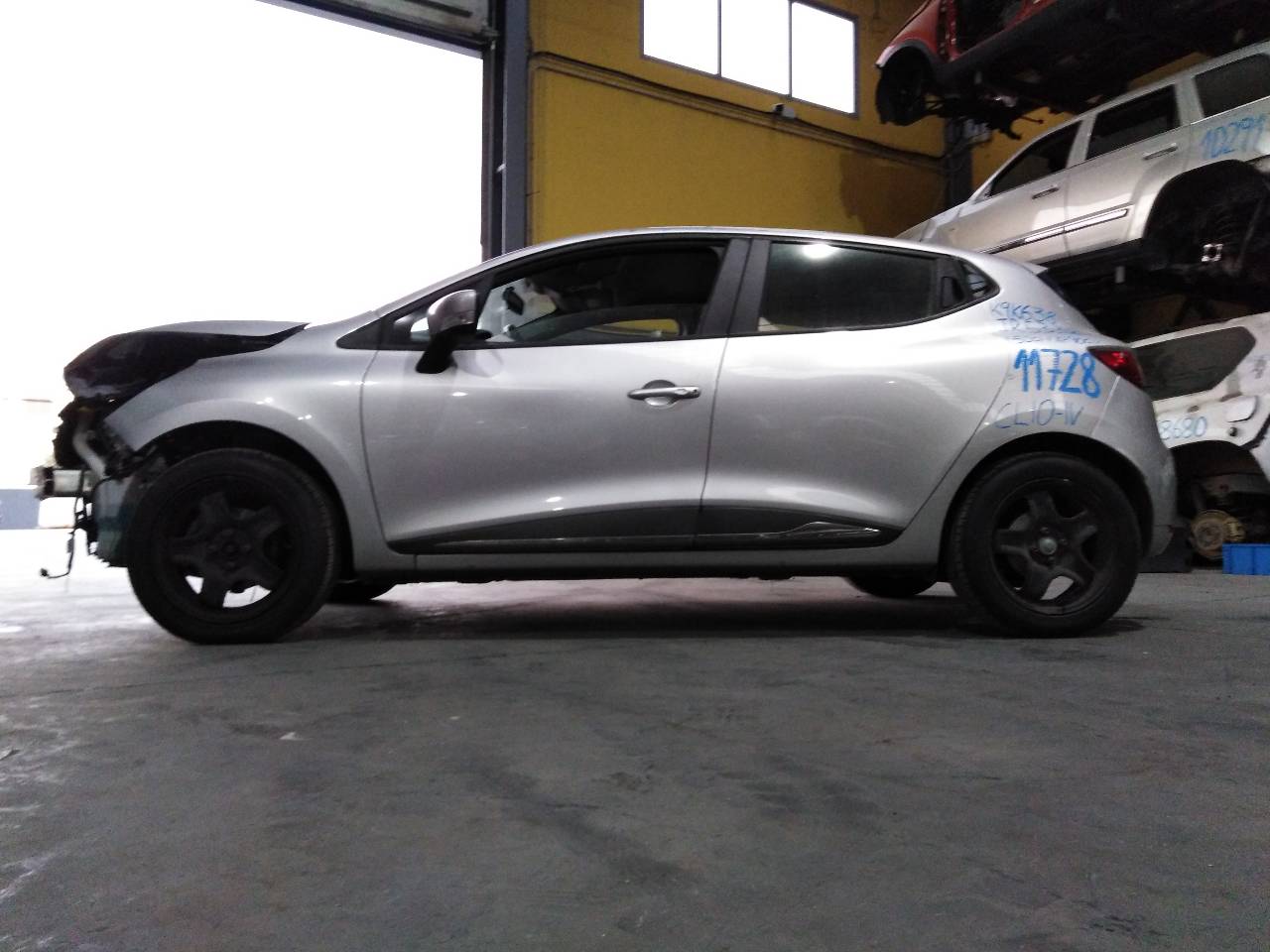 RENAULT Clio 4 generation (2012-2020) Priekinių kairių durų stiklo pakelėjas 807213867R, E1-A1-48-2 24082141