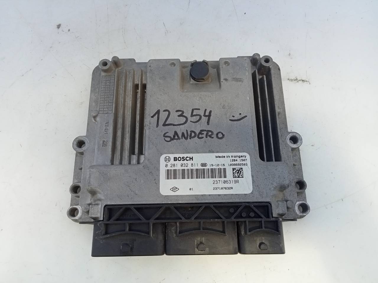 DACIA Duster 1 generation (2010-2017) Moottorin ohjausyksikkö ECU 237106319R,E2-A1-29-2,E2-A1-29-2 26272768