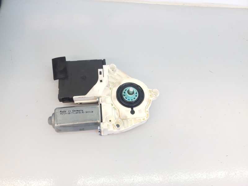 VOLKSWAGEN Passat Variant 1 generation (2010-2024) Front Right Door Window Control Motor 988693120, E1-B6-44-1 18365145