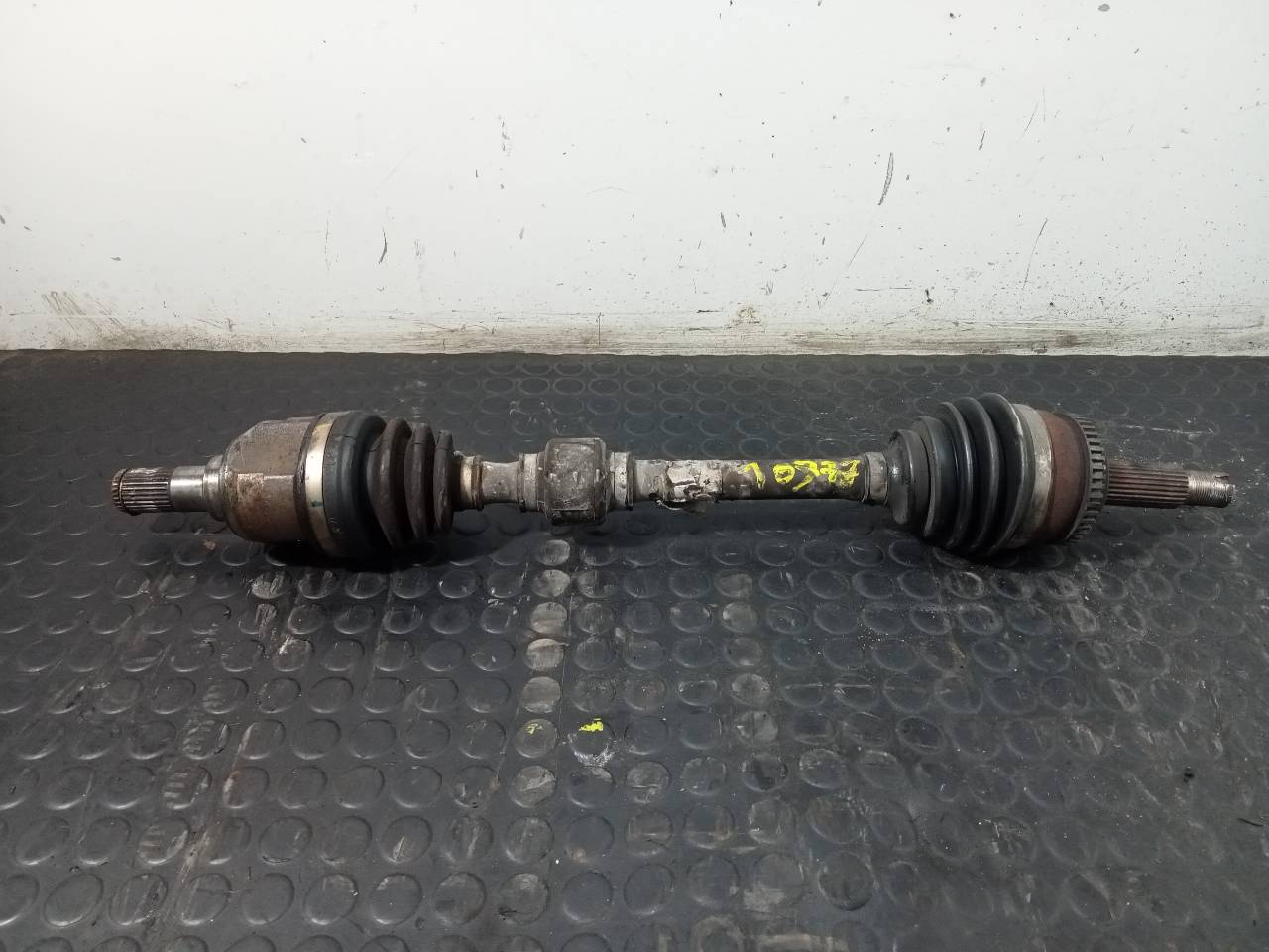 HYUNDAI ix20 1 generation (2010-2020) Front Left Driveshaft P1-B6-24 21798166