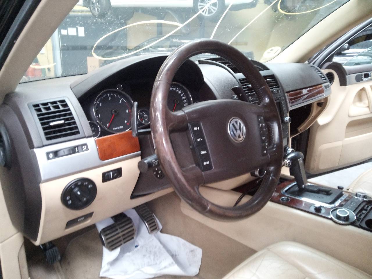 VOLKSWAGEN Touareg 1 generation (2002-2010) Öljyjäähdytin 7L8422885,P2-A4-4 18756524