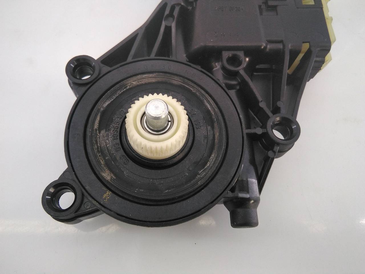 FORD Fiesta 5 generation (2001-2010) Vänster framdörr Fönsterregulatormotor 8A6114A389B,0130822618,E2-B3-8-1 18703349