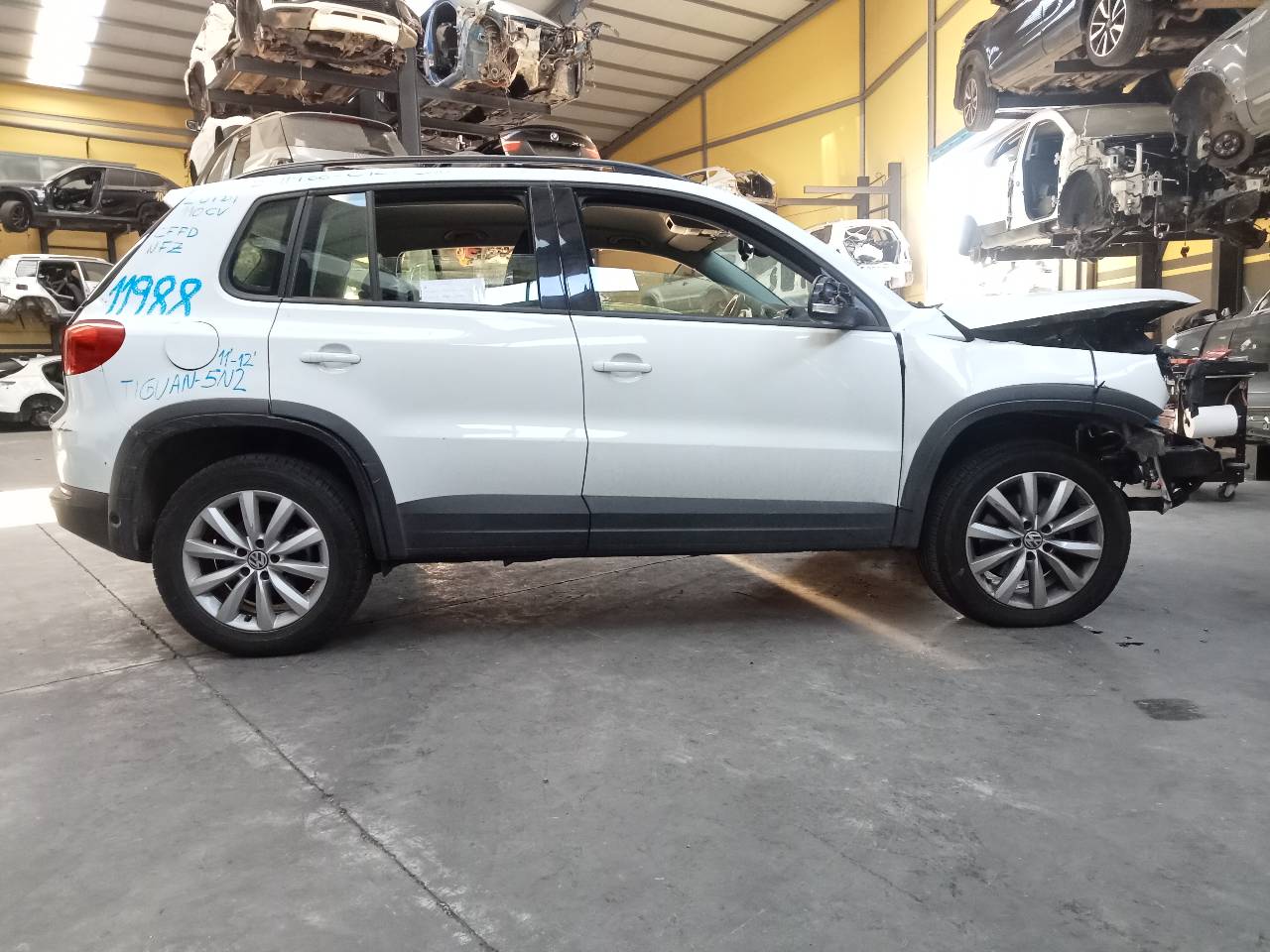 VOLKSWAGEN Tiguan 1 generation (2007-2017) Priekinė dešinė stebulė 23300628