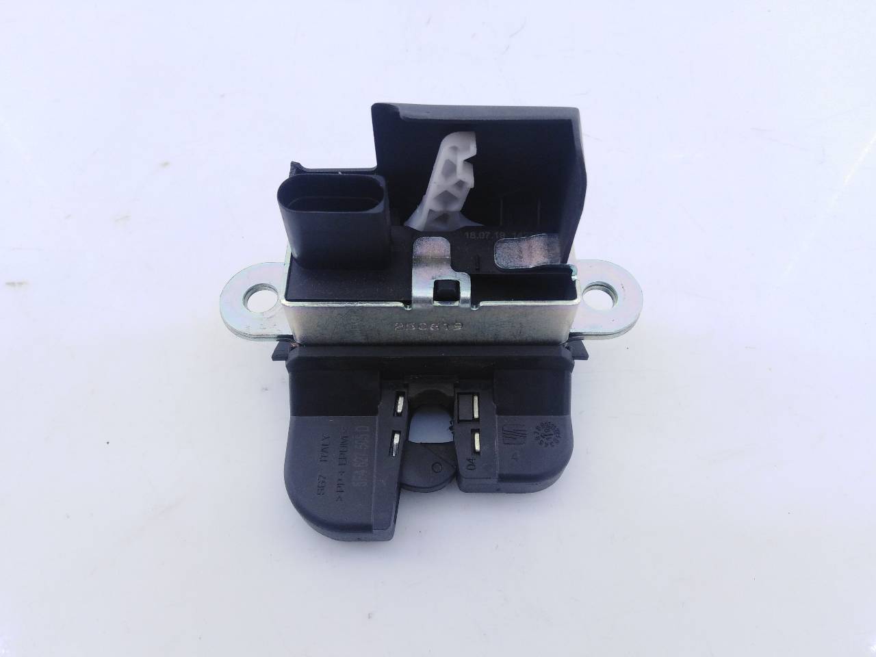 SEAT Toledo 3 generation (2004-2010) Tailgate Boot Lock 5F4827505D, E1-B6-34-2 18694357