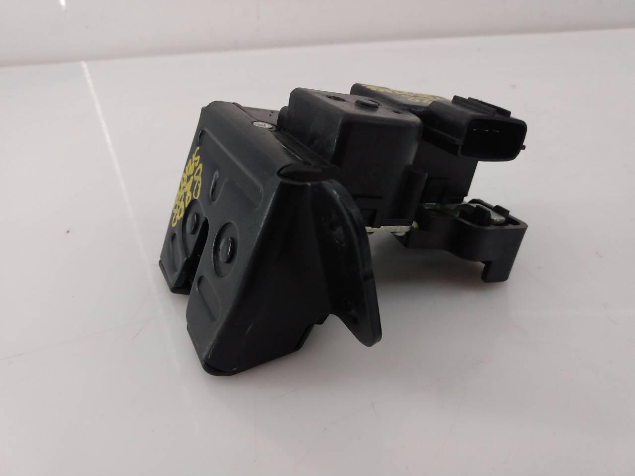 KIA Sportage 3 generation (2010-2015) Tailgate Boot Lock 812303W000, E3-A3-14-3 18670041