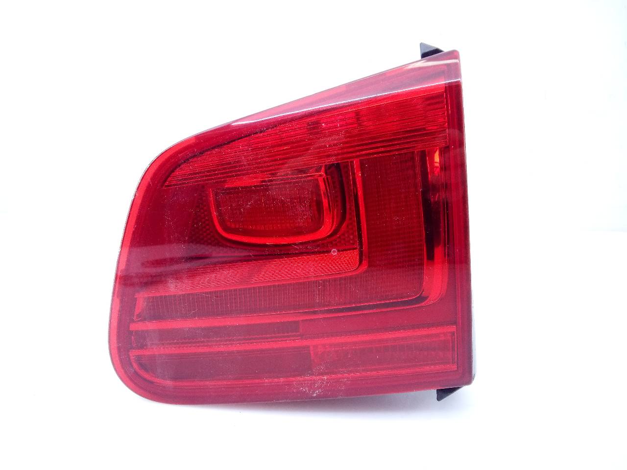 VOLKSWAGEN Tiguan 1 generation (2007-2017) Фонарь крышки багажника правый E1-B6-27-1 23300146