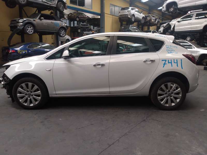 OPEL Astra J (2009-2020) Akseleratoriaus (gazo) pedalas 13252702, E3-A5-27-3 18593878