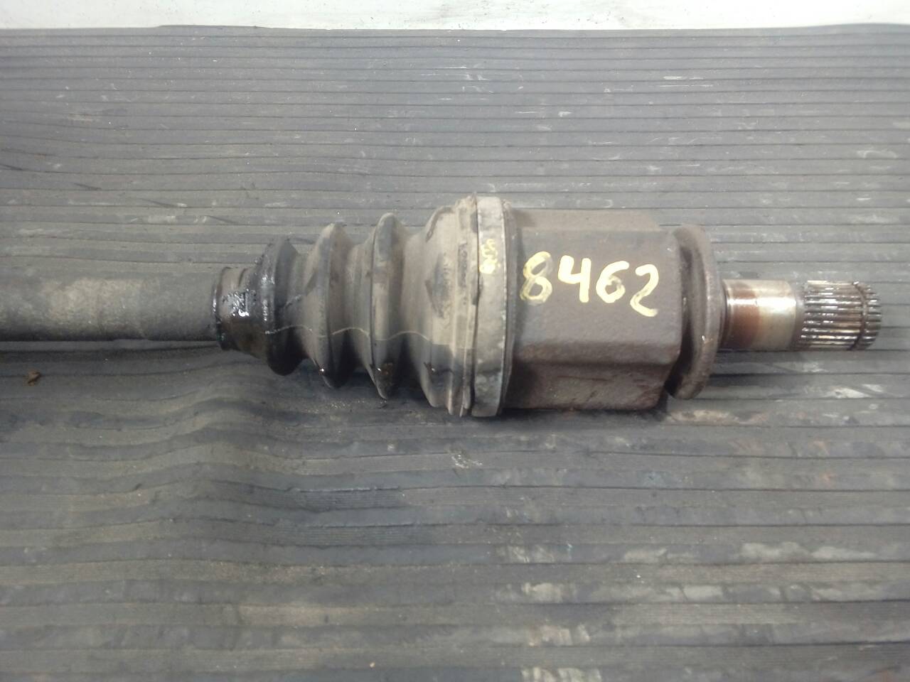 LAND ROVER Discovery 3 generation (2004-2009) Front Left Driveshaft P1-A6-31 24018673